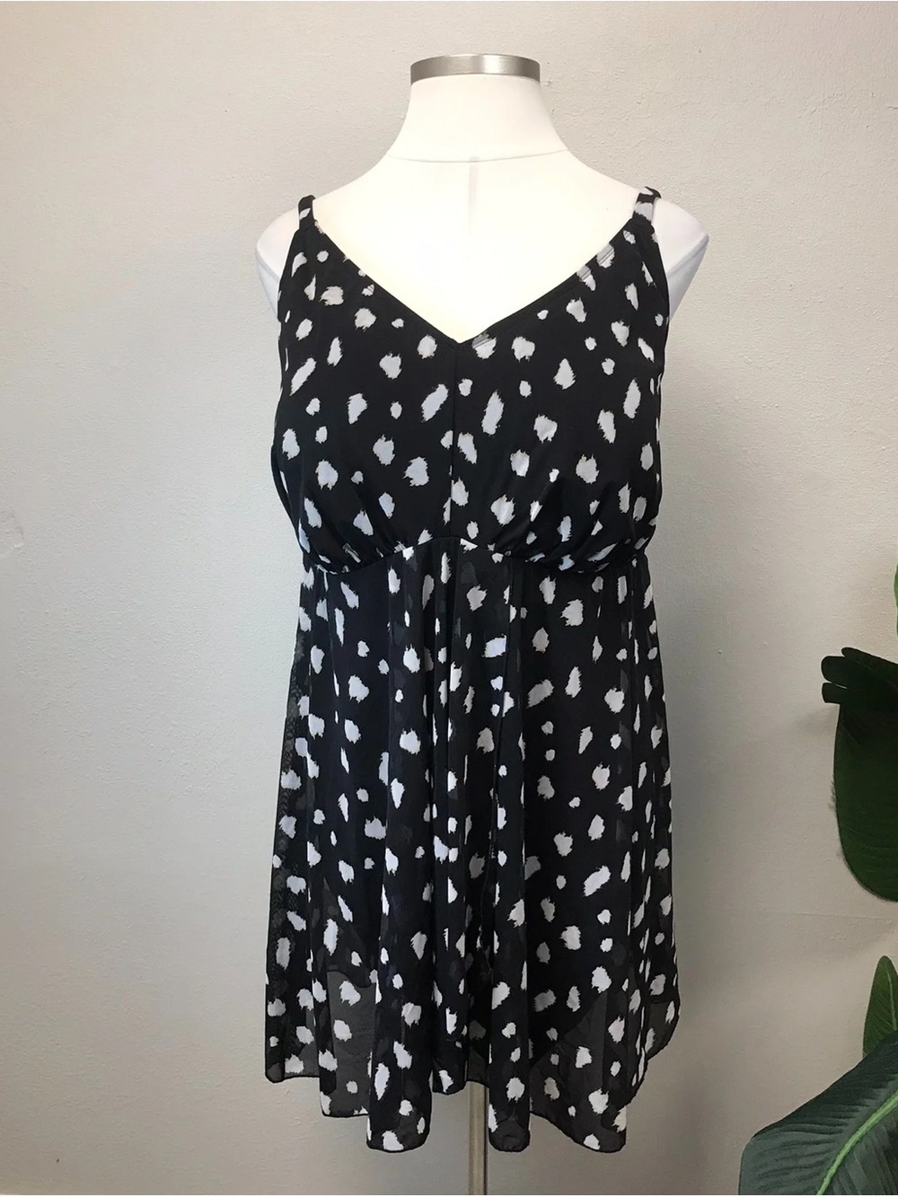 Swim By Cacique Black and White Swim Dress - Size 36